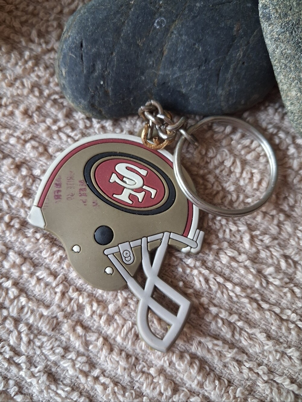 49er Pin & Keychain - Picture 3 of 3
